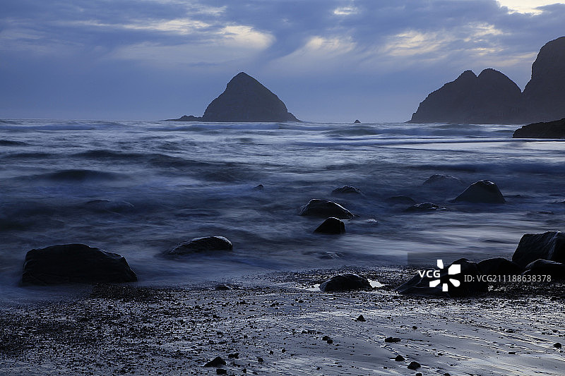 暴风雨中的俄勒冈海岸图片素材