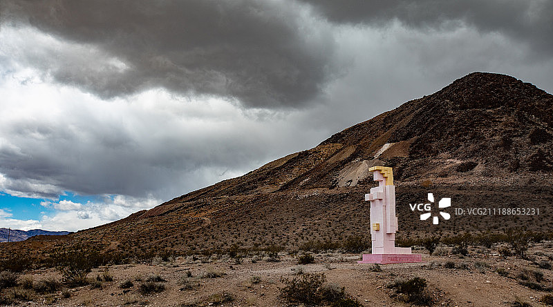 石英流纹岩鬼镇图片素材