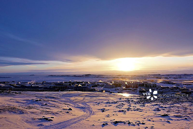 海湾上的北极城市图片素材