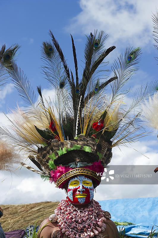 来自西高地坦布尔地区的Egawag文化团体的成员，准备参加在巴布亚新几内亚举行的哈根山表演图片素材