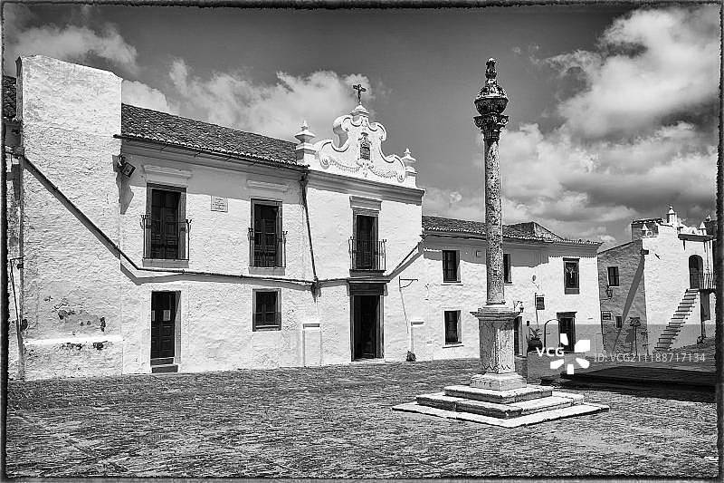 葡萄牙阿连特茹蒙萨拉斯石柱图片素材