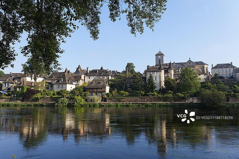 法国利穆赞科雷兹多尔多涅河谷的阿让塔村图片素材