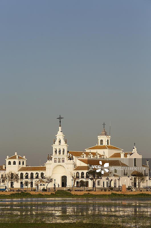 西班牙安达卢西亚多尼亚纳国家公园埃尔罗西奥村和埃尔罗西奥隐 Hermitage图片素材