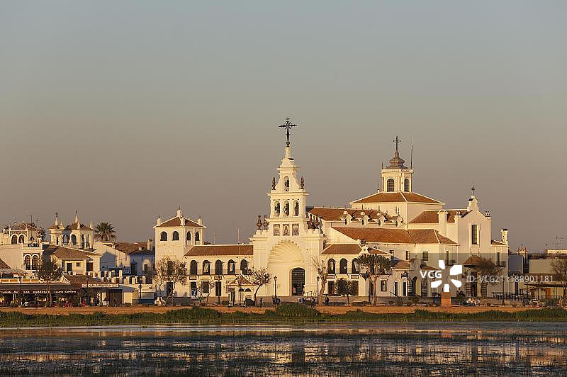 西班牙安达卢西亚多尼亚纳国家公园埃尔罗西奥村和埃尔罗西奥隐 Hermitage图片素材