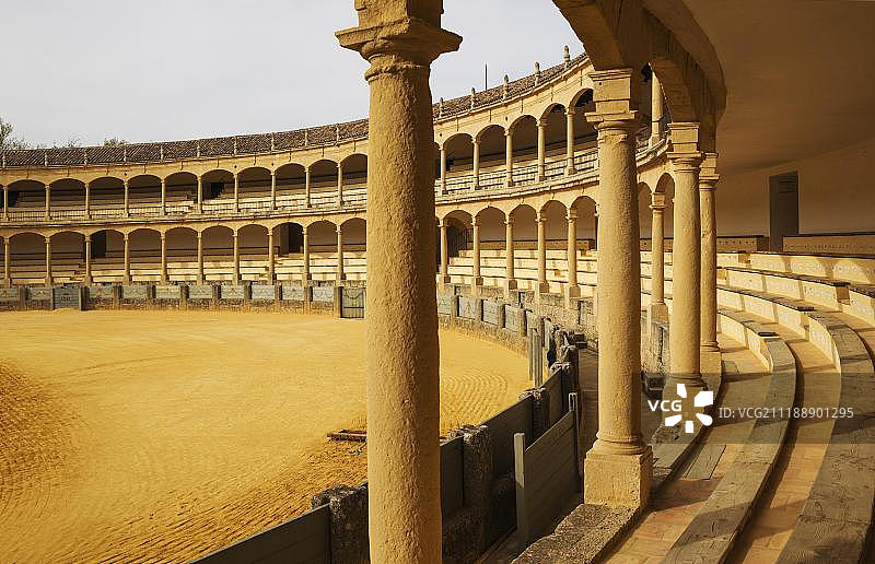 西班牙安达卢西亚马拉加省龙达斗牛场图片素材