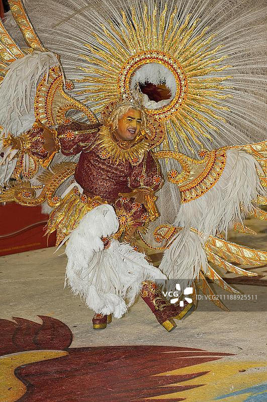 阿根廷恩特雷里奥斯瓜莱瓜伊丘狂欢节上的舞者图片素材