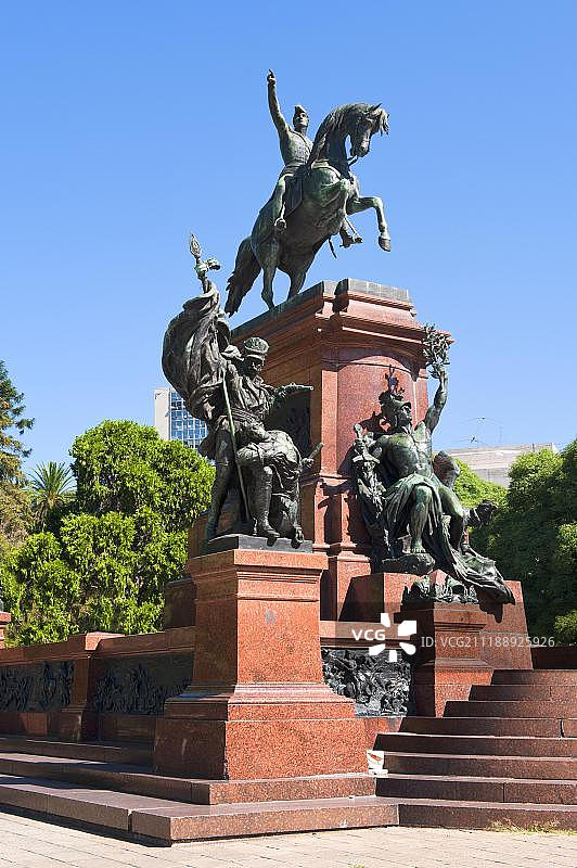 阿根廷布宜诺斯艾利斯圣马丁广场和圣马丁将军纪念碑图片素材