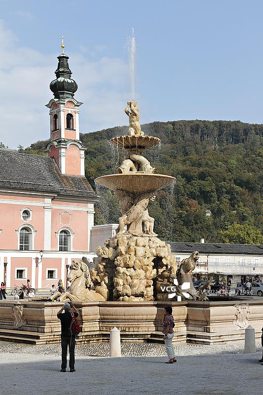 奥地利萨尔茨堡官邸广场喷泉图片素材