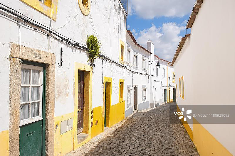 埃武拉历史名城的典型街道，联合国教科文组织世界遗产，葡萄牙阿连特茹图片素材