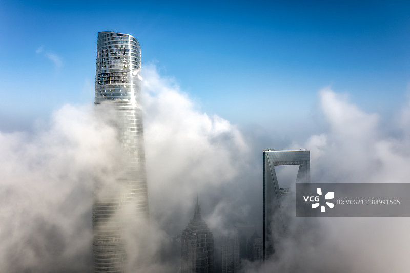 忽隐忽现的陆家嘴图片素材