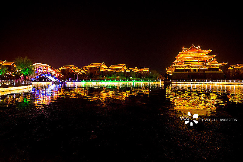 河南开封清明上河园夜晚风光图片素材