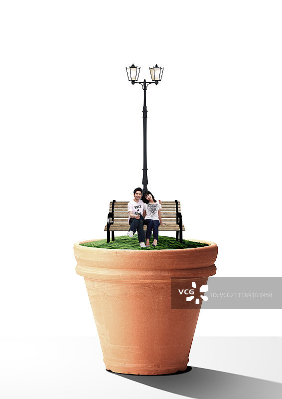 花盆和情侣图片素材