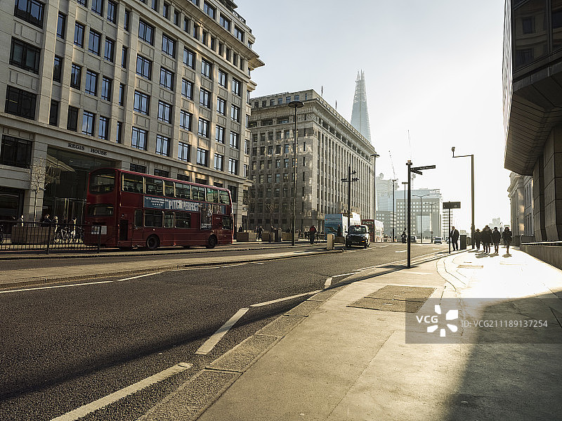 伦敦城市街道晨曦背景图片素材