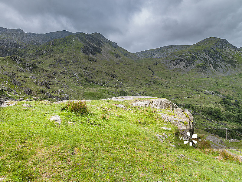 爱尔兰山顶岩石区背景图片素材