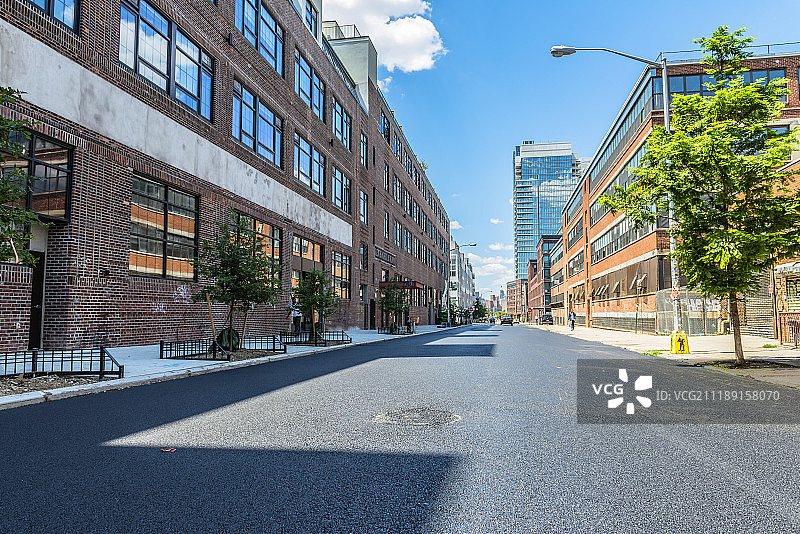 美国砖砌工厂沥青路面背景图片素材