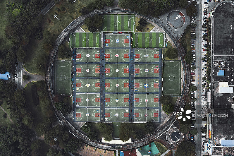 广东佛山岭南明珠体育馆旁的室外圆形运动场图片素材