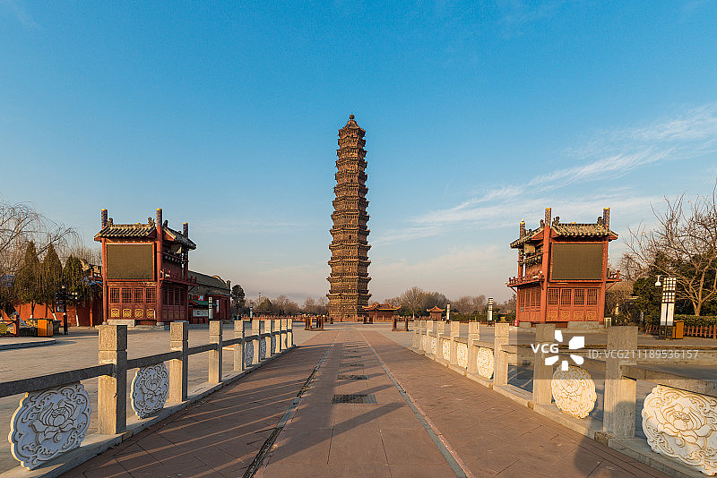 开封铁塔公园图片素材