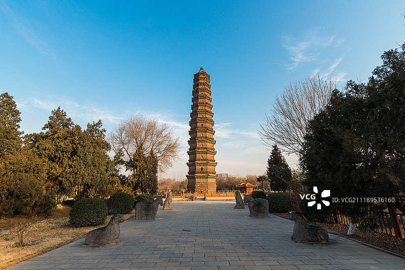 开封铁塔公园图片素材