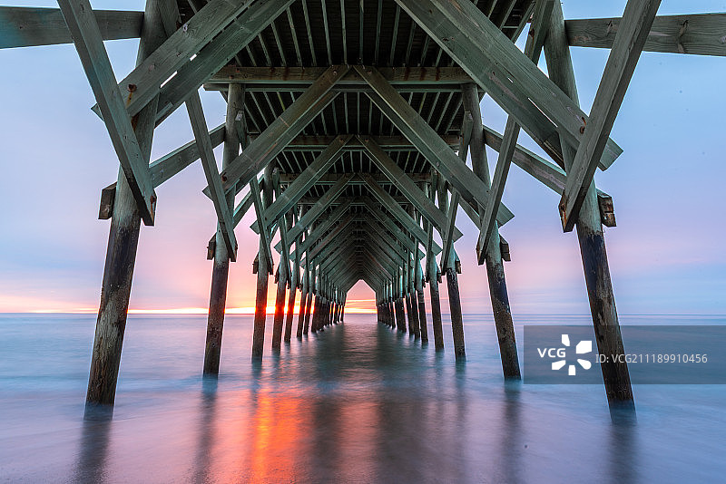冬天太阳升起图片素材