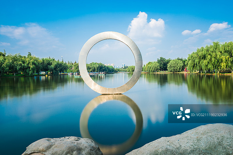 云南昆明大观楼公园雕塑图片素材