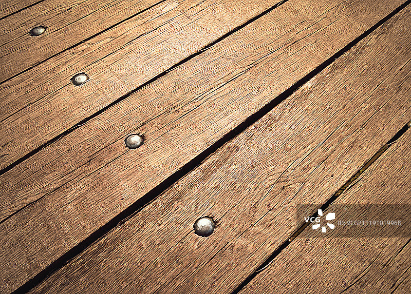 带铆钉的旧木板图片素材