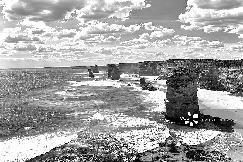 十二使徒岩黑白景观图片素材