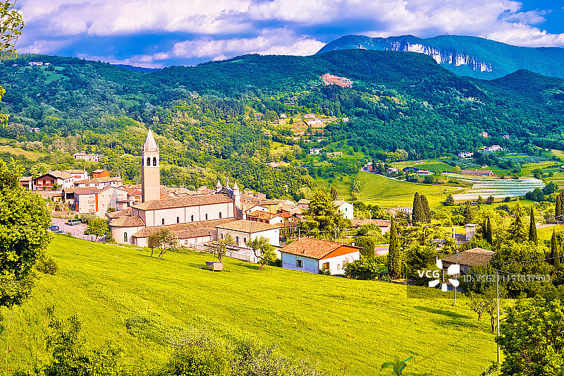 帕宗村全景图片素材
