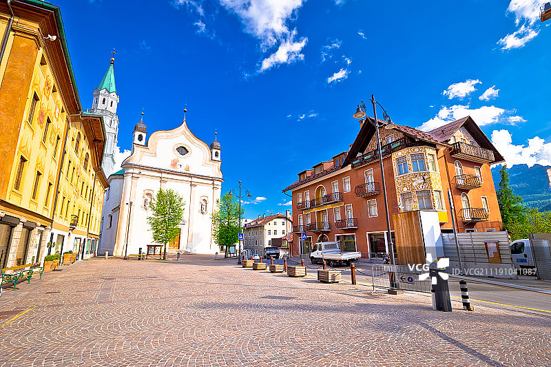 科尔蒂纳丹佩佐主广场建筑景观图片素材