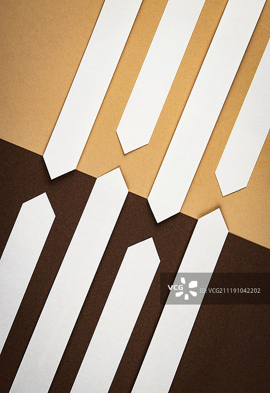 相互对立的白色纸箭头图片素材