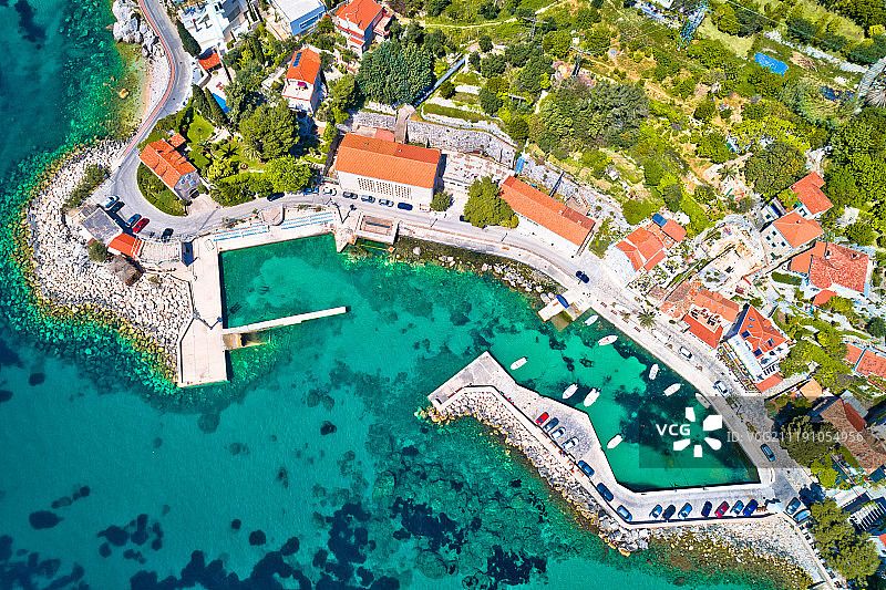 海湾船只和建筑物航拍图片素材