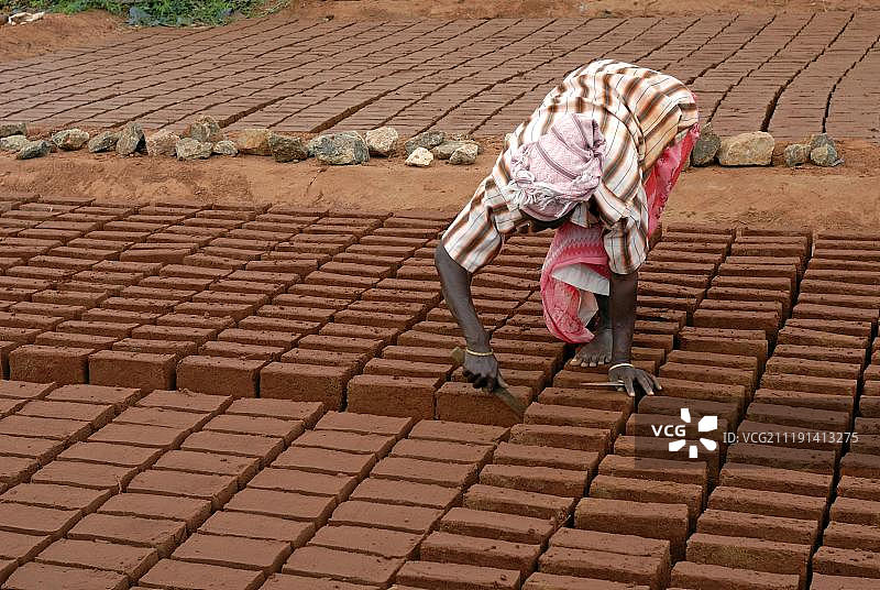 亚洲，印度泰米尔纳德邦，制砖工人图片素材