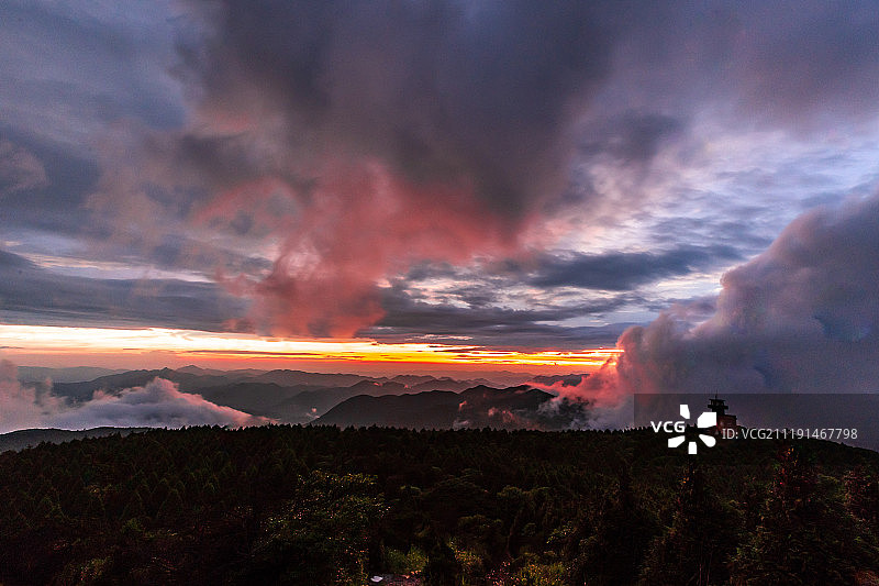 浙江第二高峰百山祖晚霞图片素材