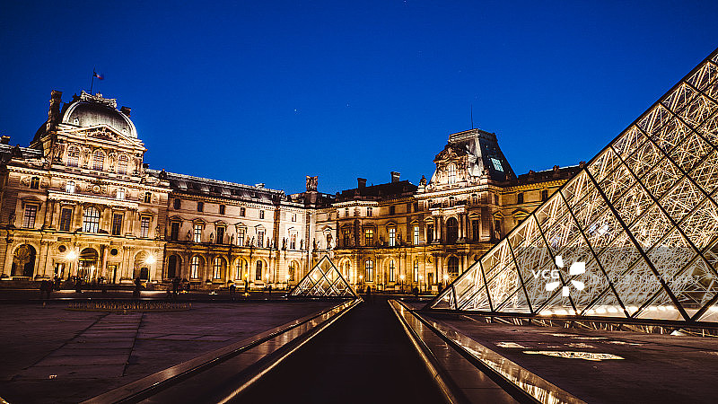 卢浮宫夜景图片素材