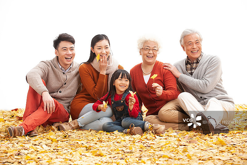 幸福家庭户外郊游图片素材