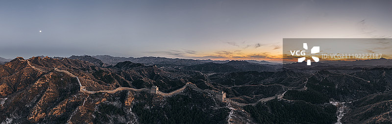 金山岭长城日落月升图片素材