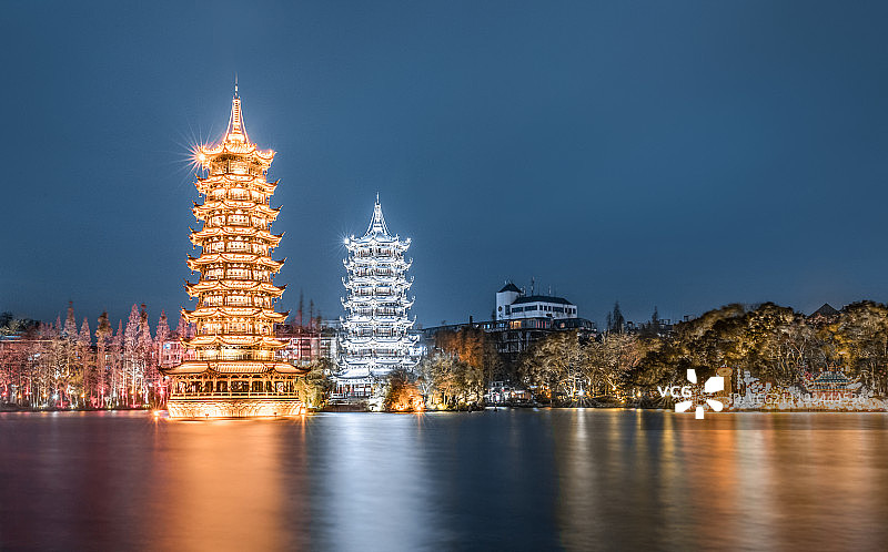 广西桂林日月双塔图片素材