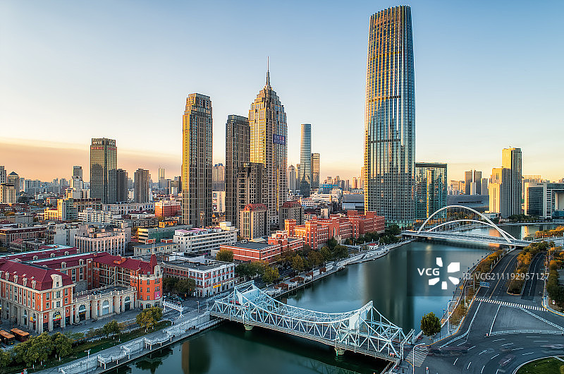 天津海河解放桥环球金融中心图片素材