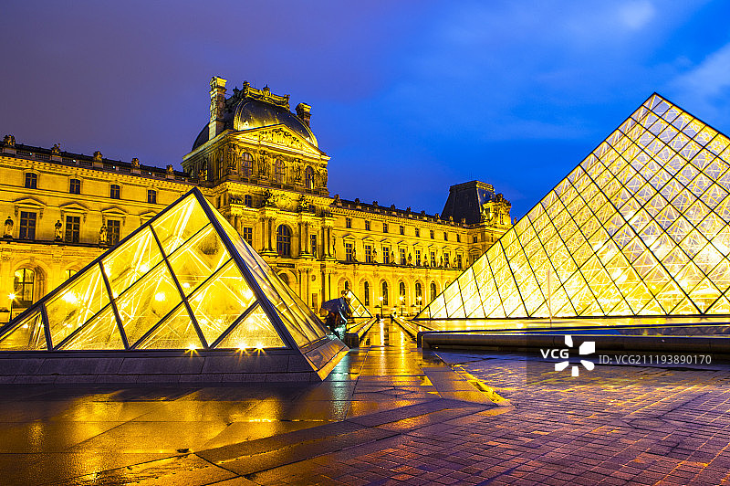 法国巴黎罗浮宫图片素材