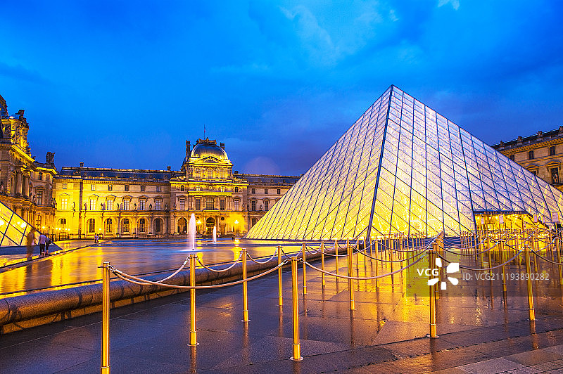 法国巴黎罗浮宫图片素材