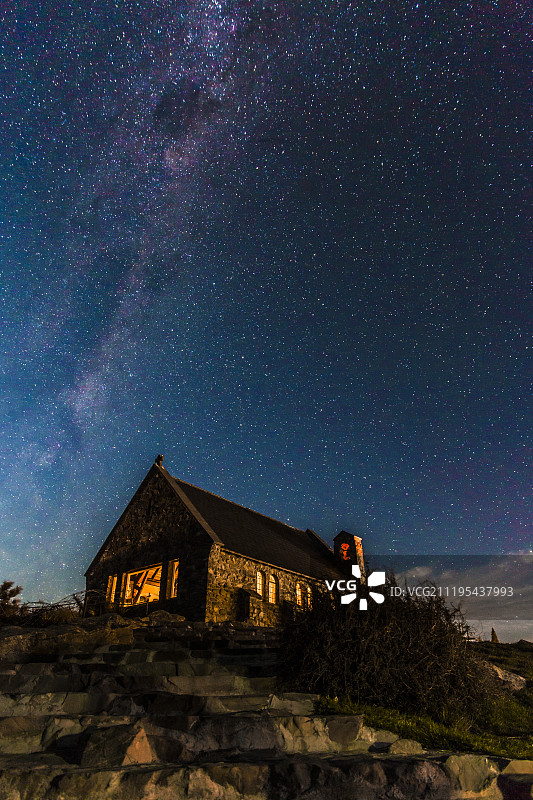 星空下的教堂图片素材
