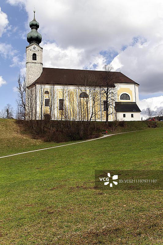 德国上巴伐利亚基姆高的鲁波尔丁圣乔治教区教堂图片素材