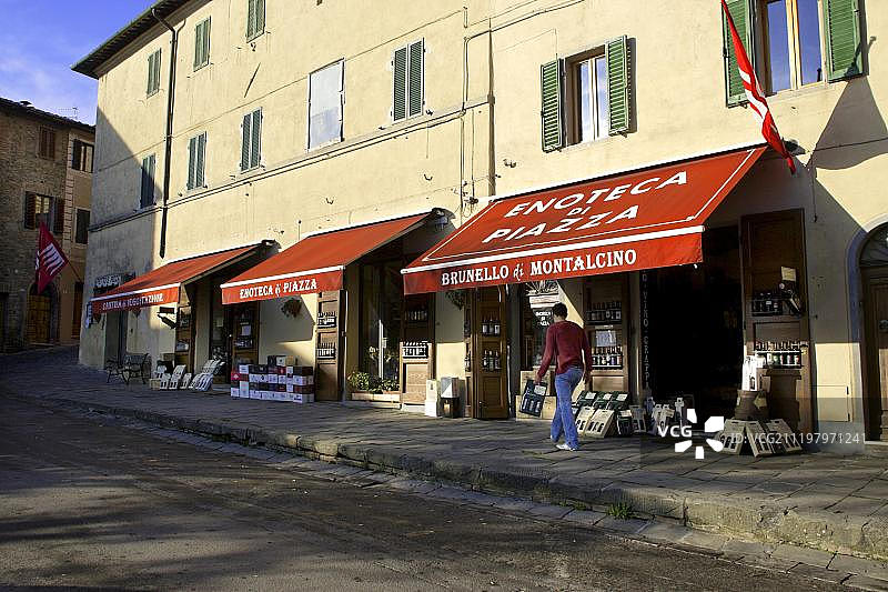 意大利托斯卡纳蒙塔尔奇诺的葡萄酒商店图片素材