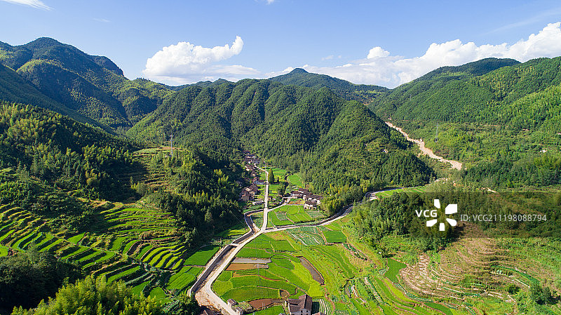 丽水梯田乡村青山村落图片素材