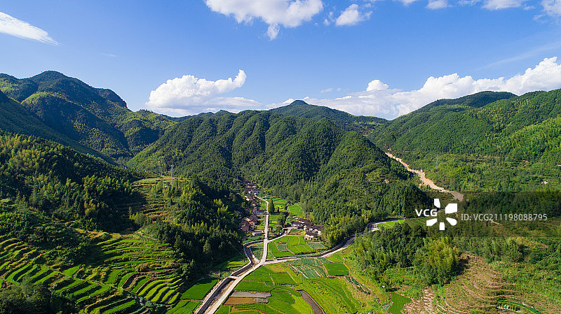 丽水梯田乡村青山村落图片素材