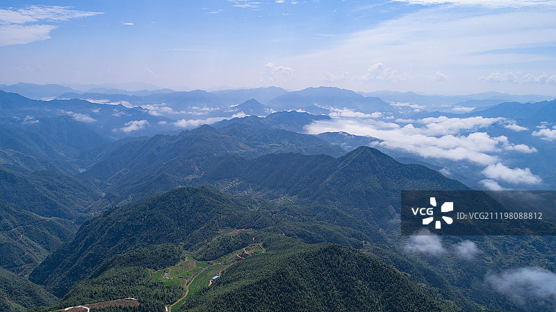 丽水森林青山绿色梯田云雾云海图片素材