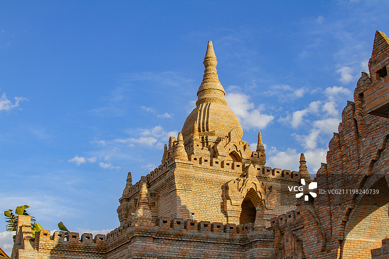 瑞丽边境一寨两国建筑特色图片素材