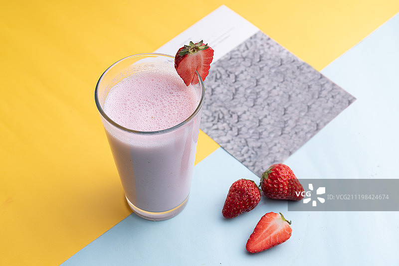 夏日草莓冰沙饮料图片素材