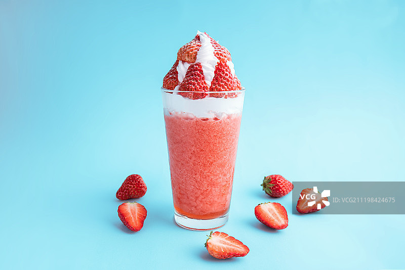 夏日草莓冰沙饮料图片素材