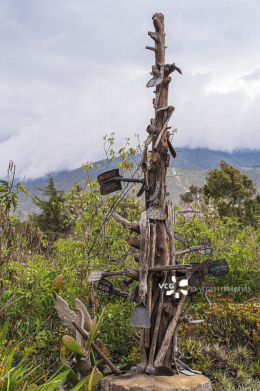 体力劳动者的图腾柱图片素材