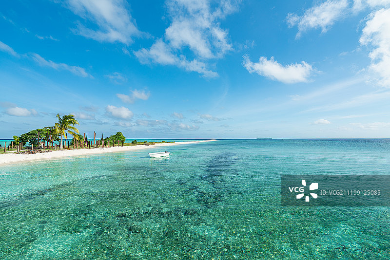 仙本那清澈的海水图片素材